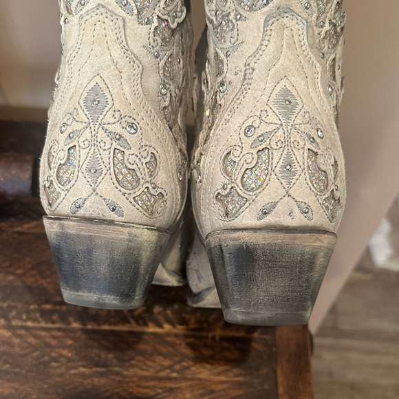 Cream Leather Western Boots - Picture 5 of 6